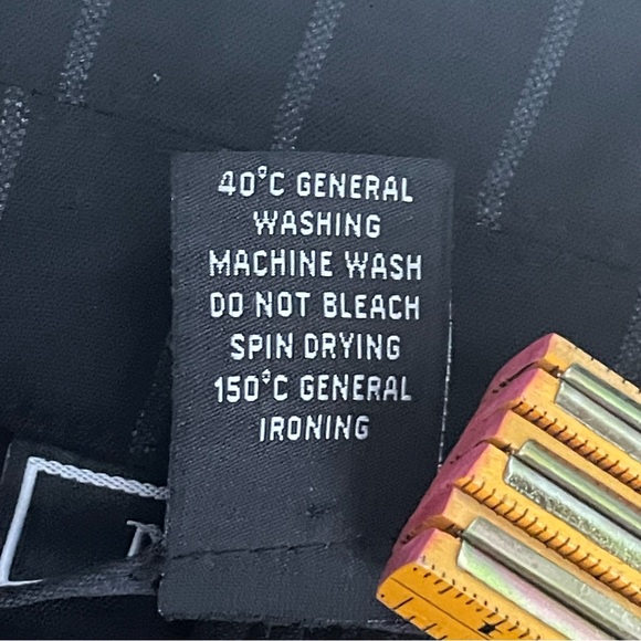 NYCC Black Pinstriped Women's Blazer One Button Closure, Women’s 3X - Picture 16 of 16